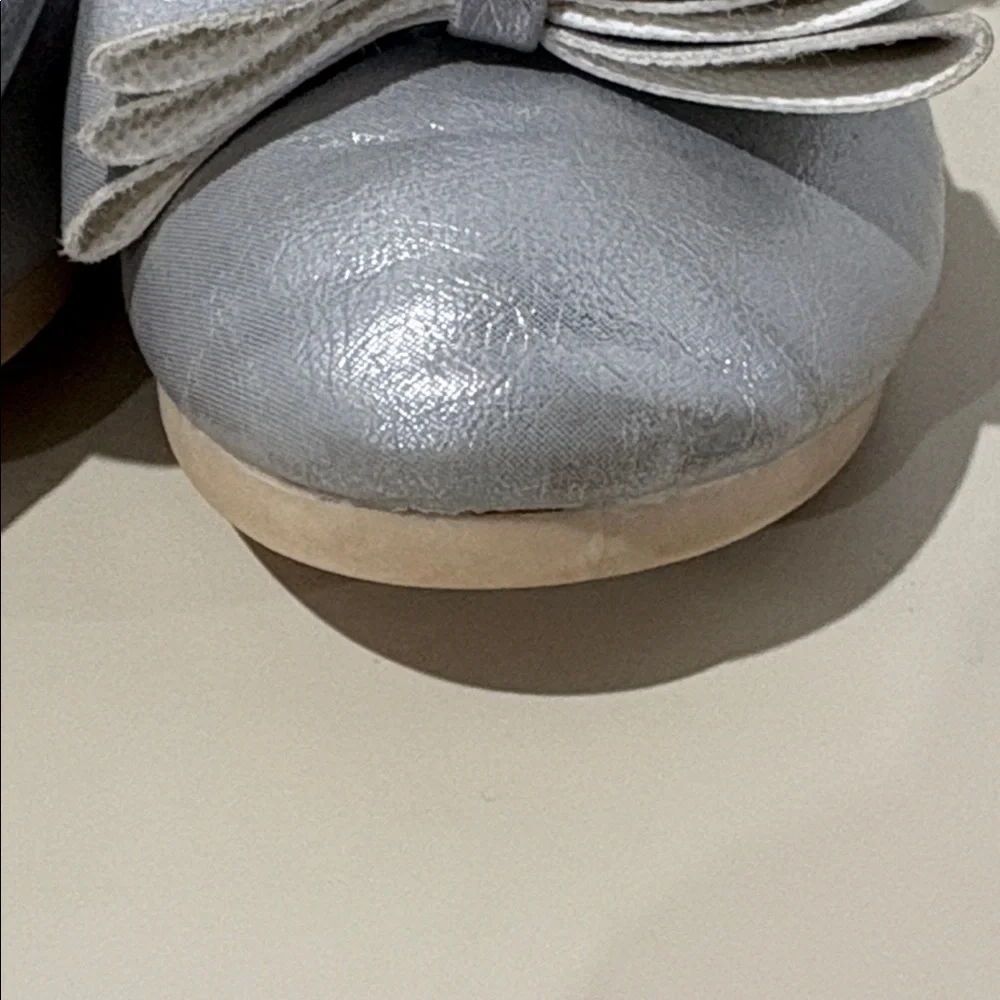 Pipperdoodles Lot of 2 Sparkly Silver & Red Bow Girls Velcro Shoes Pip Squeak
